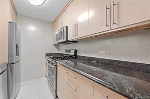 102-10 66th Rd, Forest Hills, NY 11375 - Photo 16