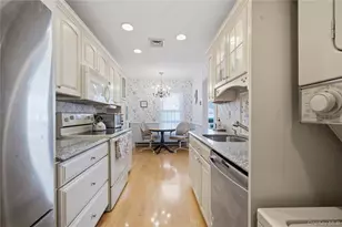 504 Gotham Ct N, Saint James, NY 11780 - Photo 10