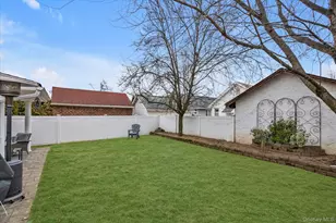 30 York St, Malverne, NY 11565 - Photo 20