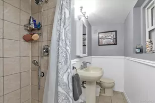 30 York St, Malverne, NY 11565 - Photo 12