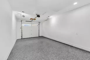 24 Rim Ln, Hicksville, NY 11801 - Photo 32