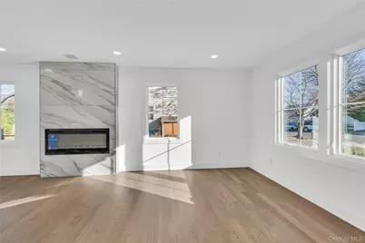 24 Rim Lane, Hicksville, NY 11801 - Photo 8