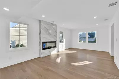 24 Rim Lane, Hicksville, NY 11801 - Photo 10