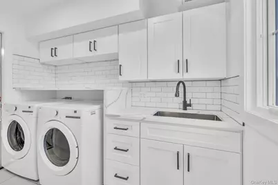 24 Rim Lane, Hicksville, NY 11801 - Photo 30