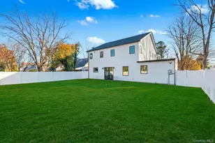 24 Rim Ln, Hicksville, NY 11801 - Photo 34