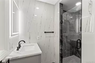 602 Clocks Boulevard, Massapequa, NY 11758 - Photo 8