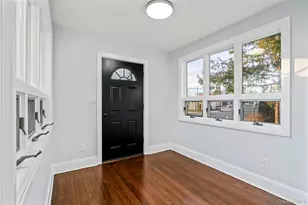 602 Clocks Blvd, Massapequa, NY 11758 - Photo 2