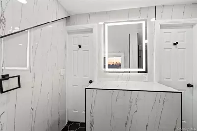 602 Clocks Boulevard, Massapequa, NY 11758 - Photo 16