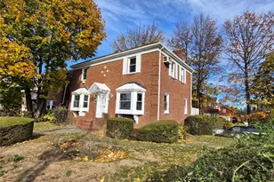 80-19 Utopia Pkwy, Jamaica, NY 11432 - Photo 2