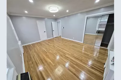 8019 Utopia Parkway, Jamaica, NY 11432 - Photo 16