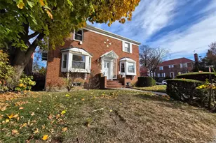 80-19 Utopia Pkwy, Jamaica, NY 11432 - Photo 1