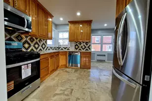 80-19 Utopia Pkwy, Jamaica, NY 11432 - Photo 4