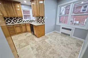 80-19 Utopia Pkwy, Jamaica, NY 11432 - Photo 10