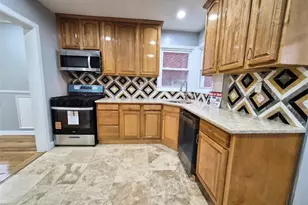 80-19 Utopia Pkwy, Jamaica, NY 11432 - Photo 6