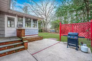 12 Babylon St, Islip Terrace, NY 11752 - Photo 6