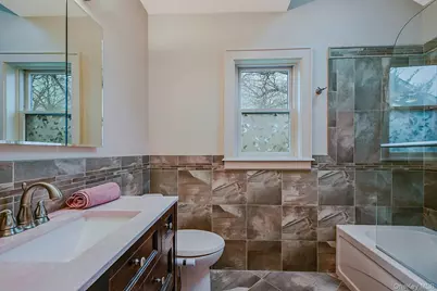 100 Cedar Avenue, Rockville Centre, NY 11570 - Photo 32