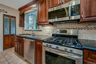 100 Cedar Ave, Rockville Centre, NY 11570 - Photo 24