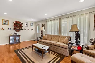 18 Campbell Ln, East Islip, NY 11730 - Photo 4