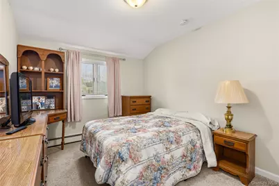 18 Campbell Lane, East Islip, NY 11730 - Photo 10