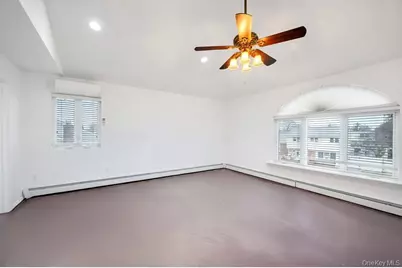 64 Fox Place, Hicksville, NY 11801 - Photo 10