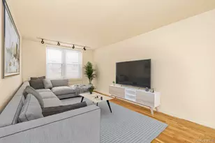 31-85 Crescent St, Astoria, NY 11106 - Photo 2