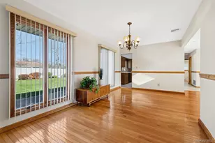 7 Joyce Ln, Commack, NY 11725 - Photo 10