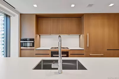 200 E 21st Street #8A, New York, NY 10010 - Photo 10