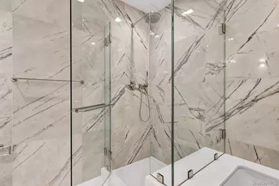 200 E 21st Street #8A, New York, NY 10010 - Photo 26