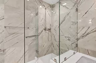 200 E 21st St, New York, NY 10010 - Photo 26