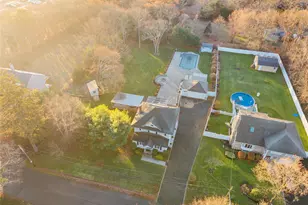 32 Greenport Ave, Medford, NY 11763 - Photo 34