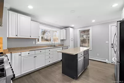 32 Greenport Avenue, Medford, NY 11763 - Photo 16