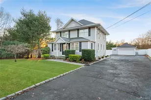 32 Greenport Ave, Medford, NY 11763 - Photo 2