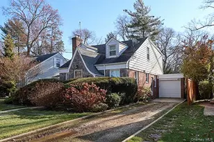 187 Green Ave, Freeport, NY 11520 - Photo 2