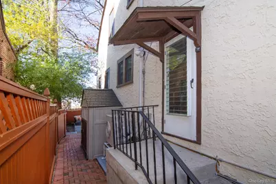 233 Kneeland Avenue, Yonkers, NY 10705 - Photo 8