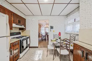 12 Hawthorne St, Williston Park, NY 11596 - Photo 10