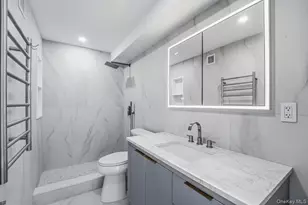 166-25 Powells Cove Blvd, Whitestone, NY 11357 - Photo 24