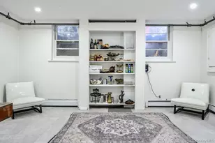 9 Park Pl, Great Neck, NY 11024 - Photo 28