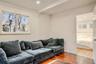 9 Park Pl, Great Neck, NY 11024 - Photo 14