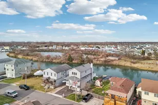 3717 Somerset Dr, Seaford, NY 11783 - Photo 32