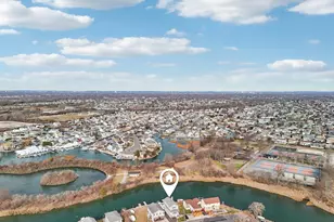 3717 Somerset Dr, Seaford, NY 11783 - Photo 40