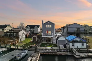 3717 Somerset Dr, Seaford, NY 11783 - Photo 40