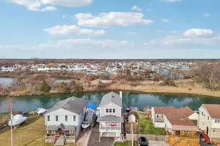 3717 Somerset Dr, Seaford, NY 11783 - Photo 34