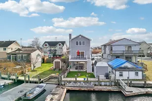 3717 Somerset Dr, Seaford, NY 11783 - Photo 42