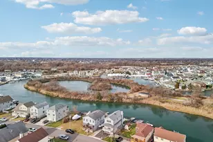 3717 Somerset Dr, Seaford, NY 11783 - Photo 36