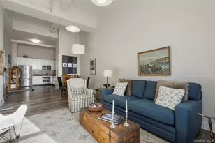 25 Leroy Pl, New Rochelle, NY 10805 - Photo 8