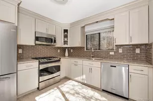 103 Rambling Brook Rd, Chappaqua, NY 10514 - Photo 8