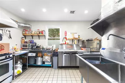 305 4th Avenue, Bay Shore, NY 11706 - Photo 8