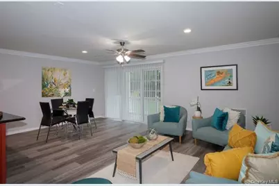 11 Overlook Drive #11, Farmingville, NY 11738 - Photo 4