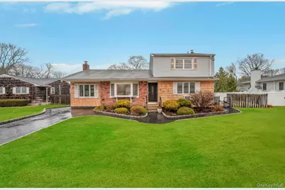 47 Pearsall Place, Deer Park, NY 11729 - Photo 2