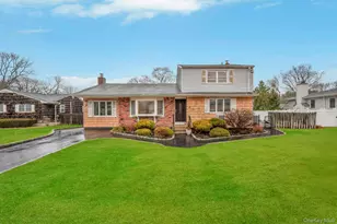 47 Pearsall Pl, Deer Park, NY 11729 - Photo 2